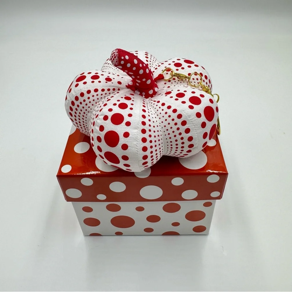 Yayoi Kusama Pumpkin Plush Keychain - Picture 2 of 4